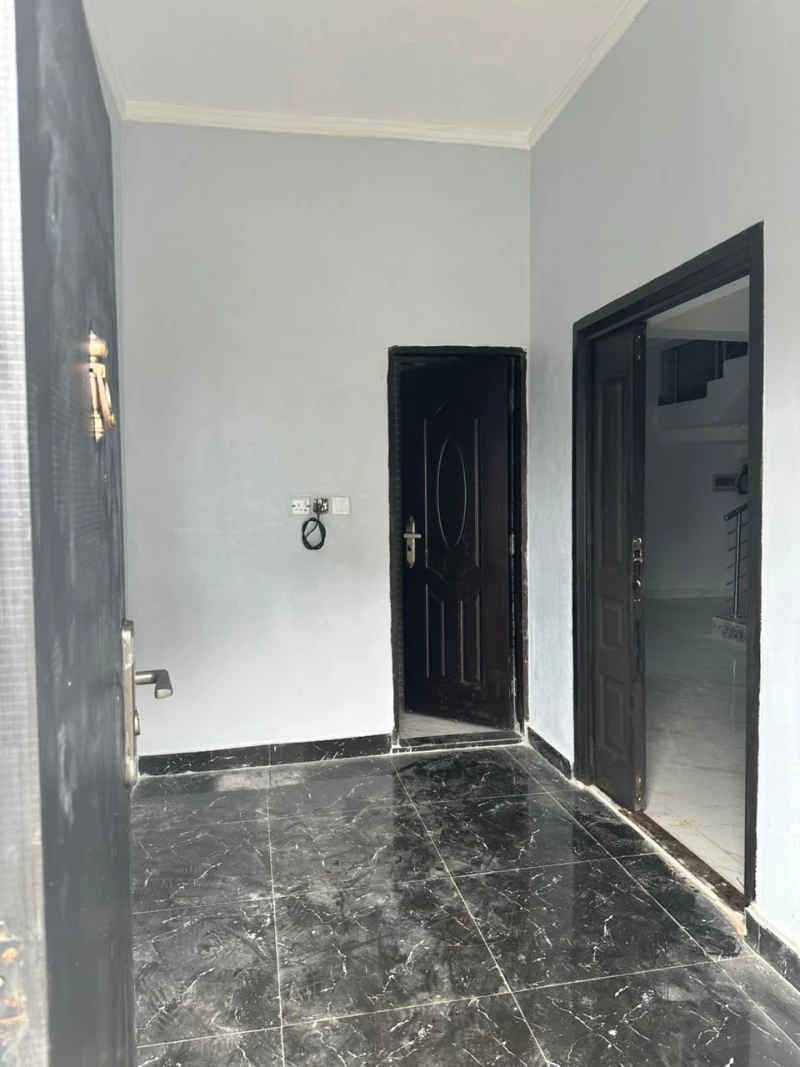 3 Bedroom Flat for Rent in Shelter Afrique Estate, Akwa Ibom - Image 1