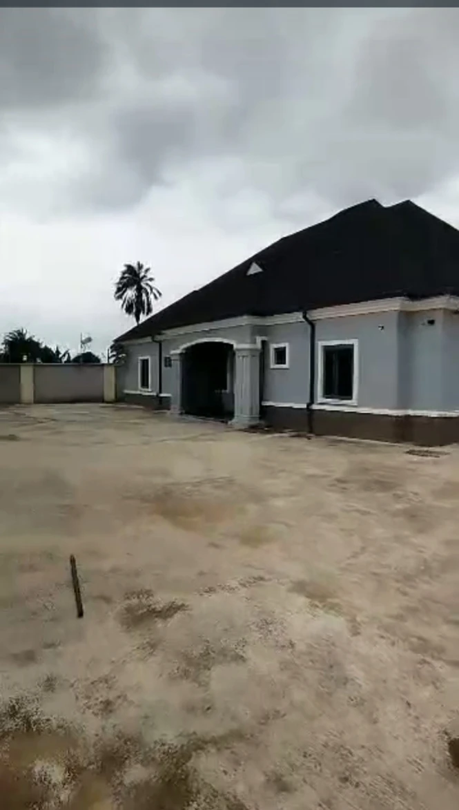 Bungalow for Sale in Aka road, Akwa Ibom - Image 3