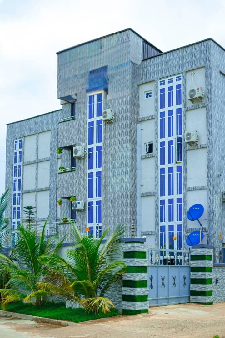Hotel for Sale in Off God'swill Akpabio international stadium road, Akwa Ibom cover picture