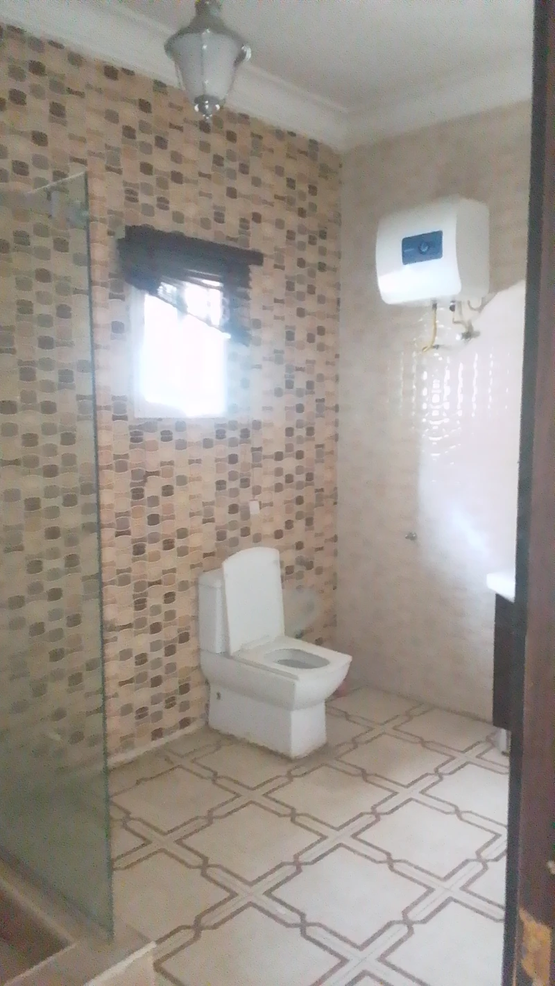 1 Bedroom Flat for Rent in CHEVRON DRIVE BERA ESTATE, Lagos - Image 5