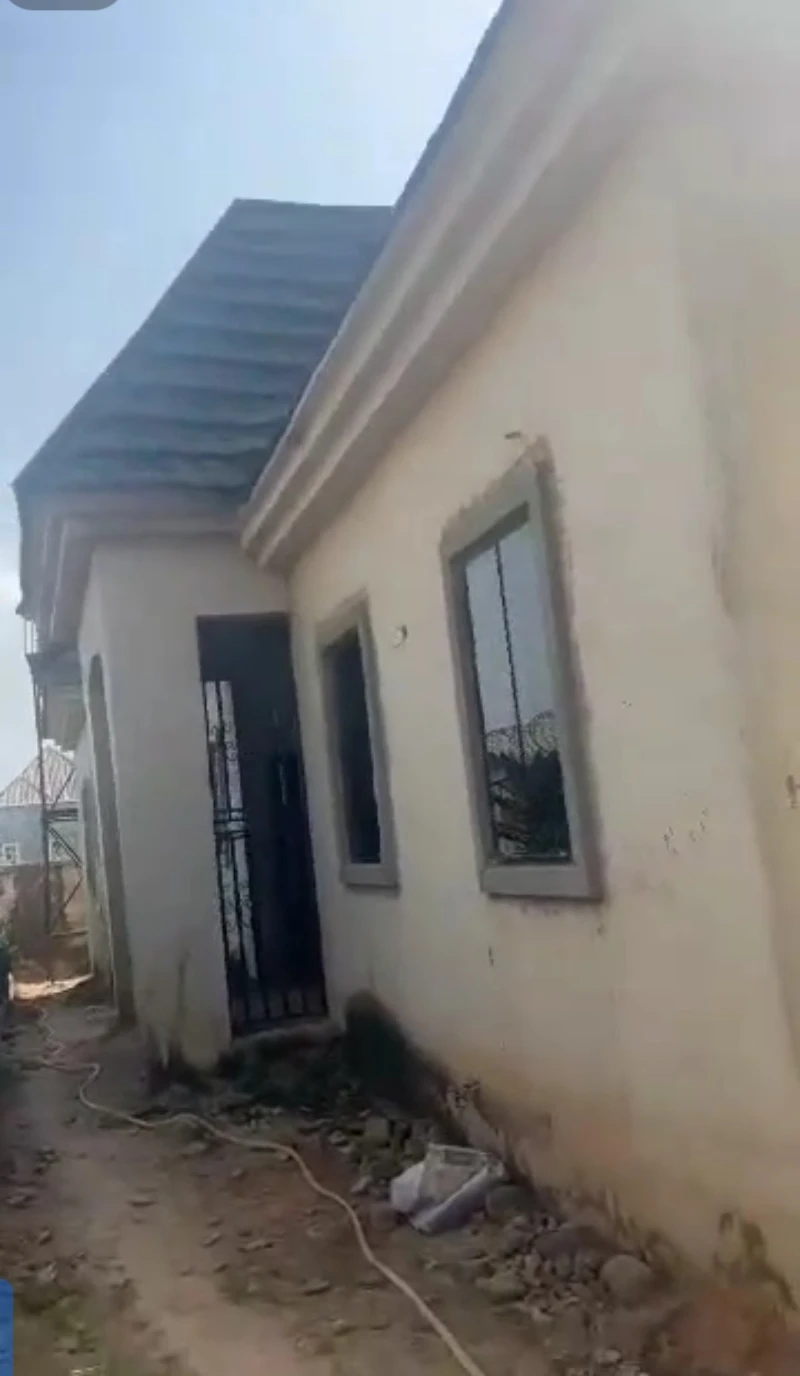 4 Bedroom Flat for Sale in Commissioner road, Delta - Image 3