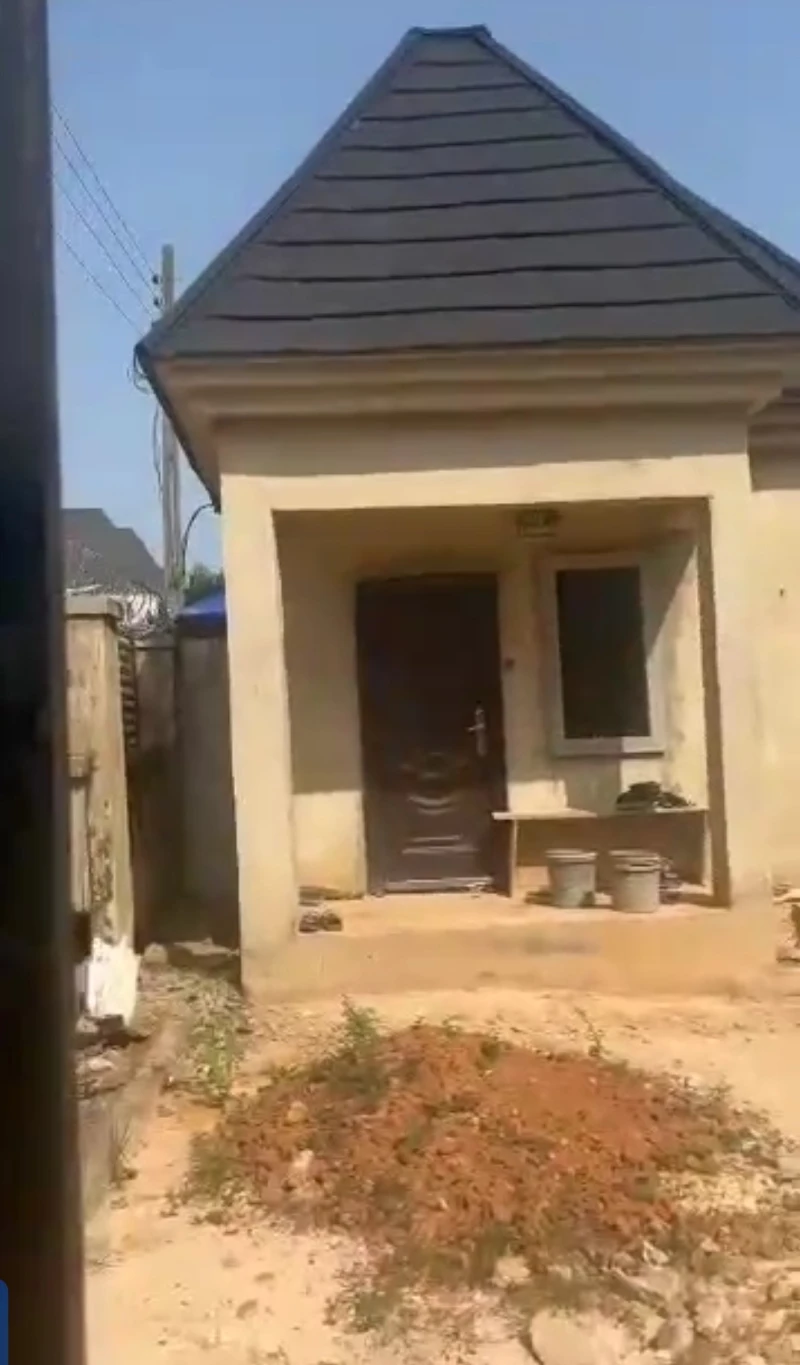 4 Bedroom Flat for Sale in Commissioner road, Delta - Image 5