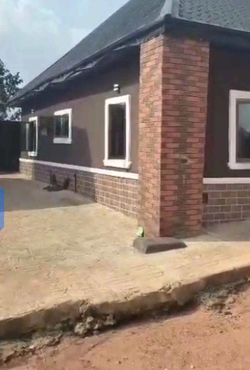 3 Bedroom Flat for Sale in Back of admiral house, ibusa, Delta - Image 1