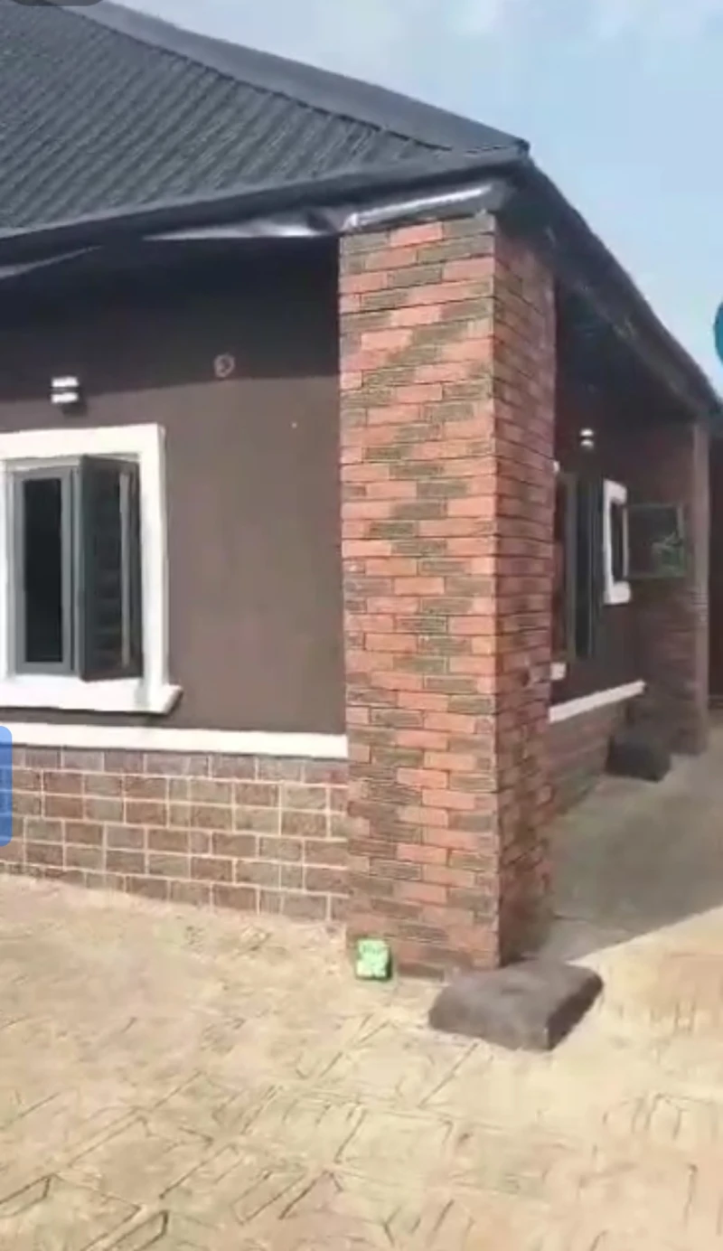 3 Bedroom Flat for Sale in Back of admiral house, ibusa, Delta - Image 2
