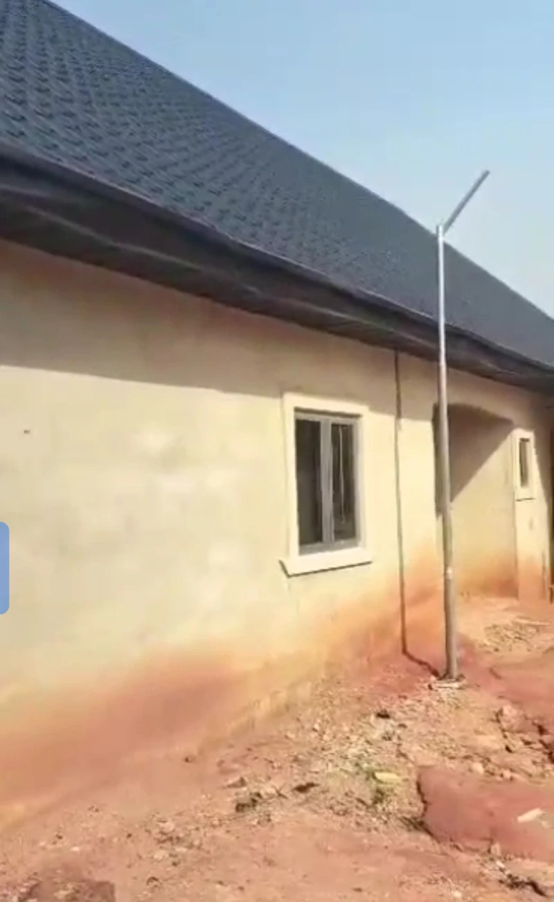 3 Bedroom Flat for Sale in Back of admiral house, ibusa, Delta - Image 4