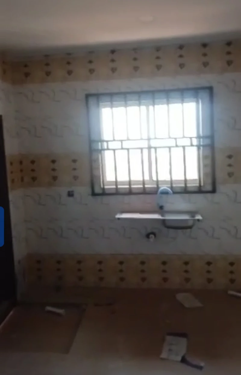 2 Bedroom Flat for Rent in Okpanam, Delta - Image 3