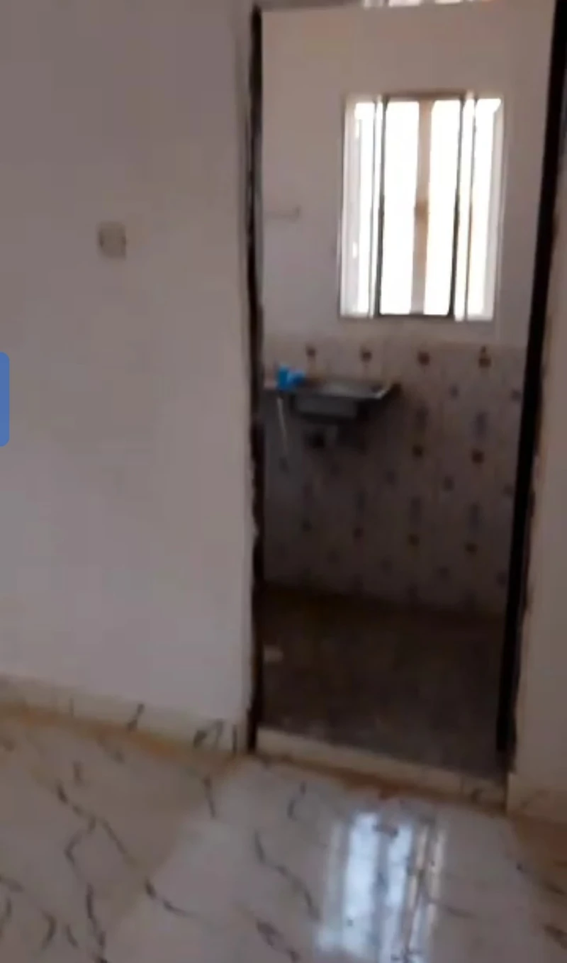 SelfContain for Rent in Okpanam, Delta - Image 2