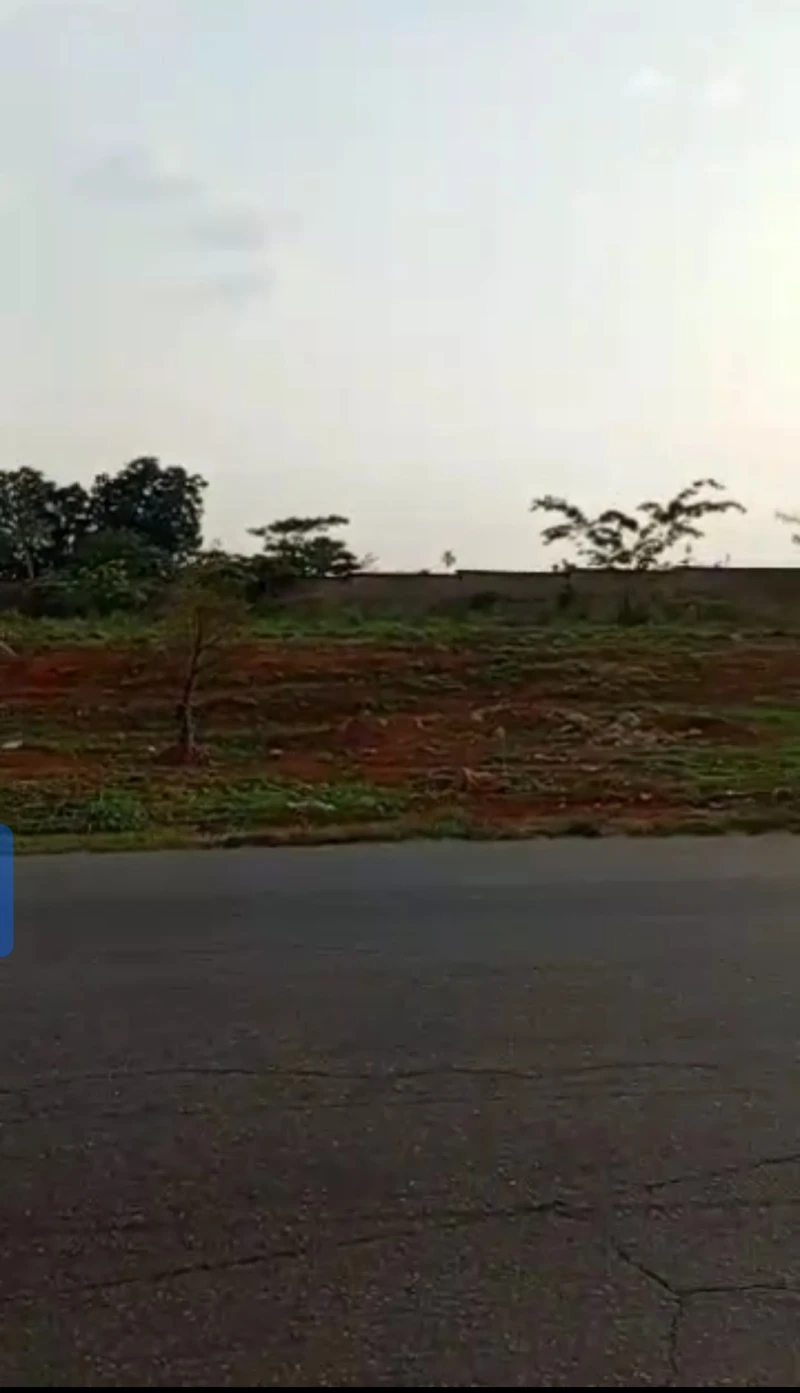 Land for Sale in benin express way,, Delta - Image 2