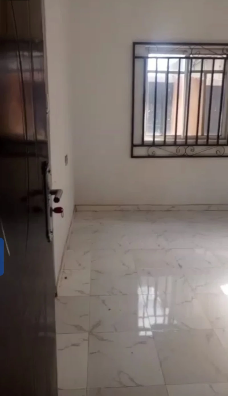 2 Bedroom Flat for Rent in Across city gate, Delta - Image 2