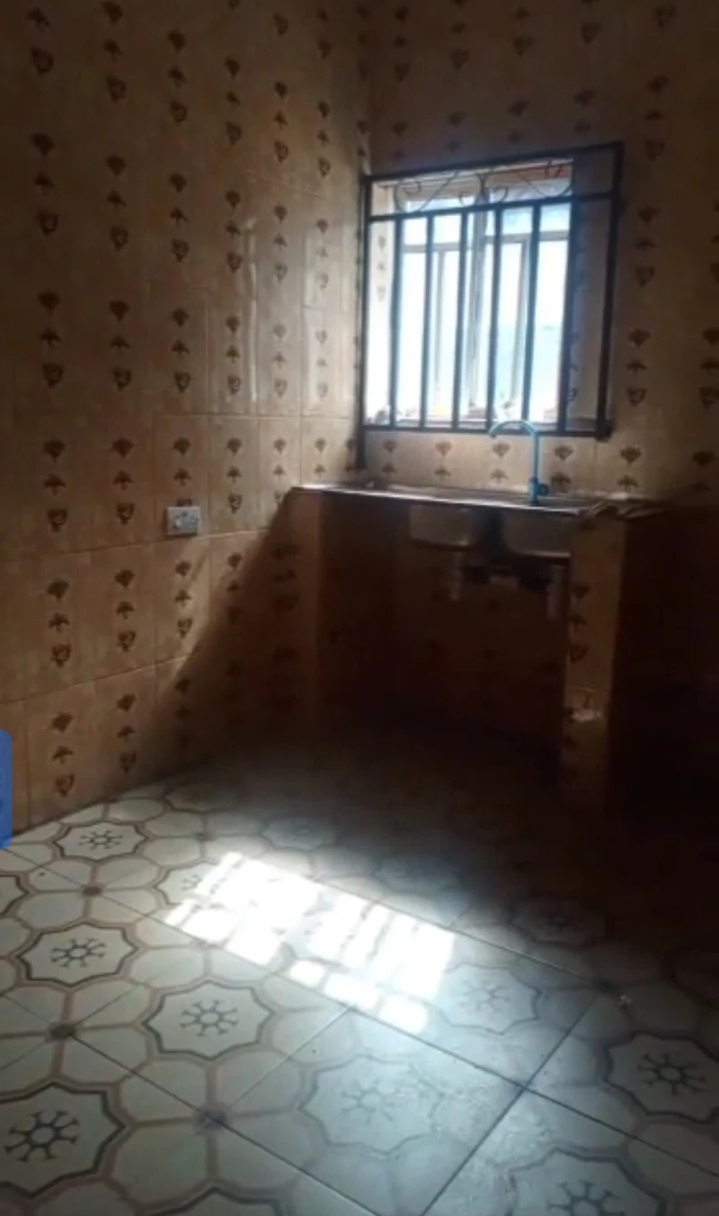 2 Bedroom Flat for Rent in Across city gate, Delta - Image 4