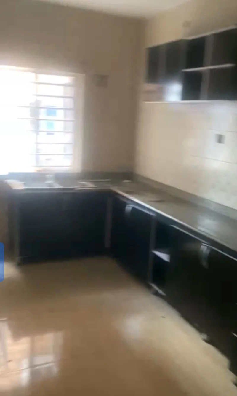 2 Bedroom Flat for Rent in Back of Hampton, Delta - Image 5