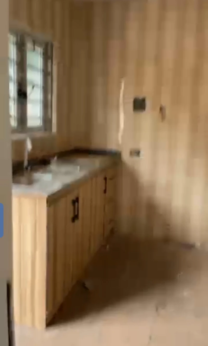2 Bedroom Flat for Rent in Okpanam road, Delta - Image 3