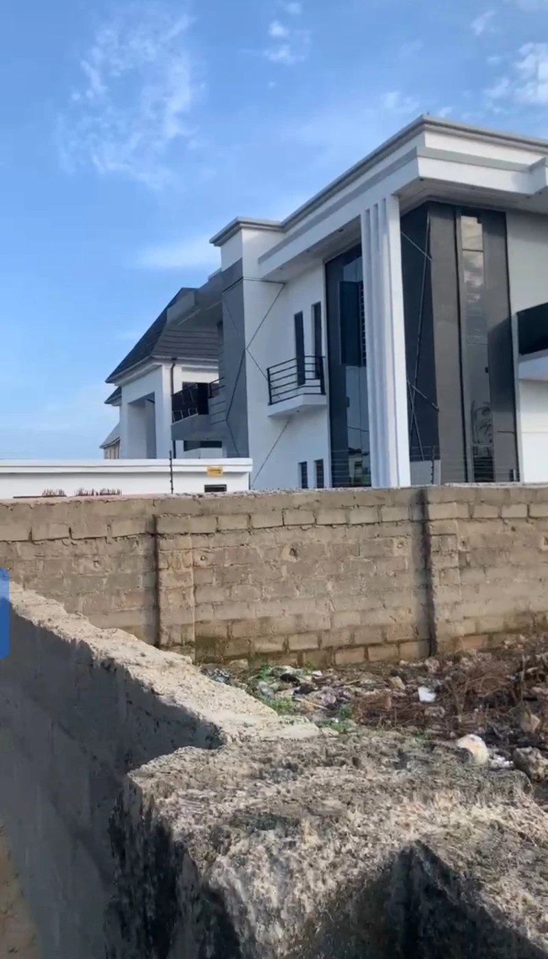 Land for Sale in Okpanam road, Delta - Image 3