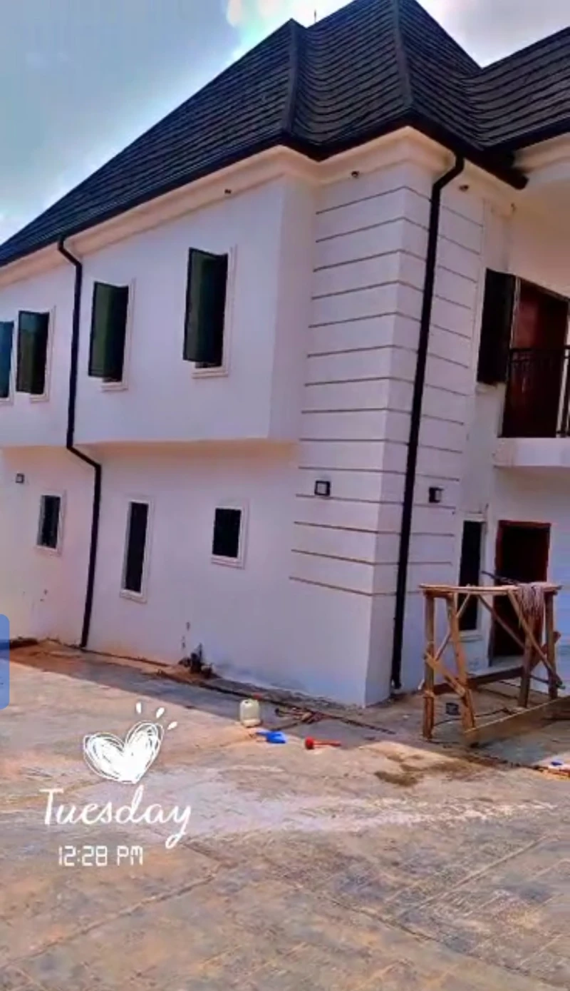 Duplex for Sale in London city estate, Delta - Image 2