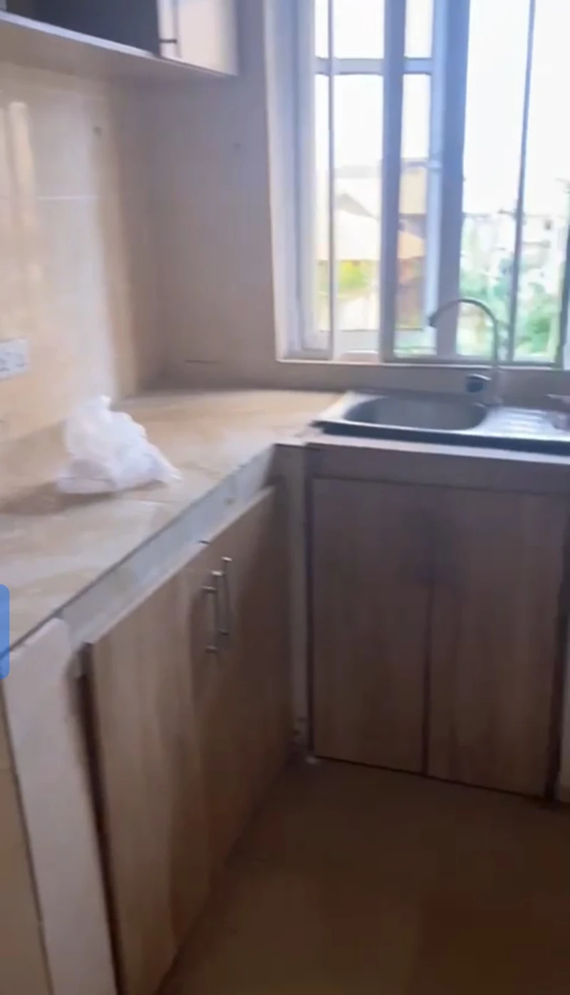 3 Bedroom Flat for Rent in Infant jesus, Delta - Image 2