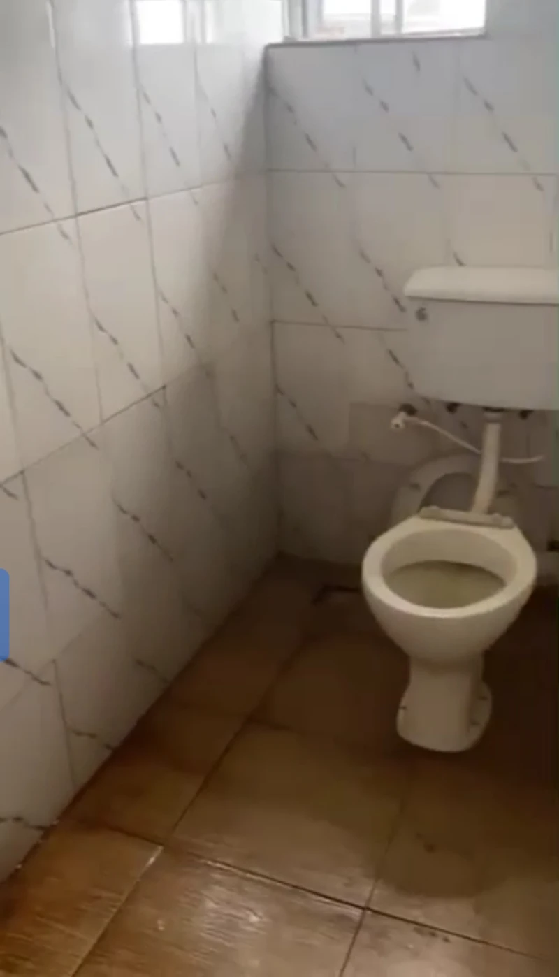 2 Bedroom Flat for Rent in Specialist hospital off line shop, Delta - Image 1
