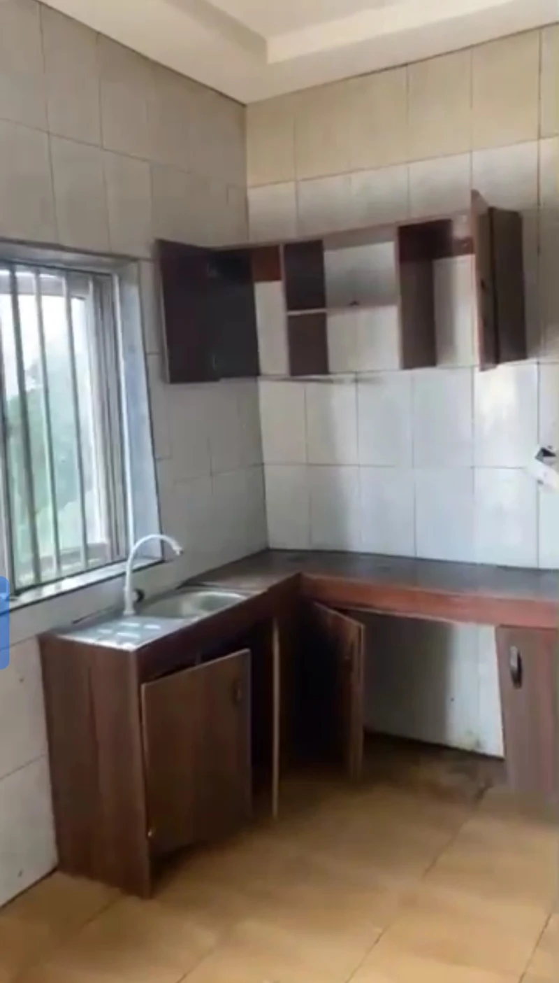 2 Bedroom Flat for Rent in Specialist hospital off line shop, Delta - Image 4