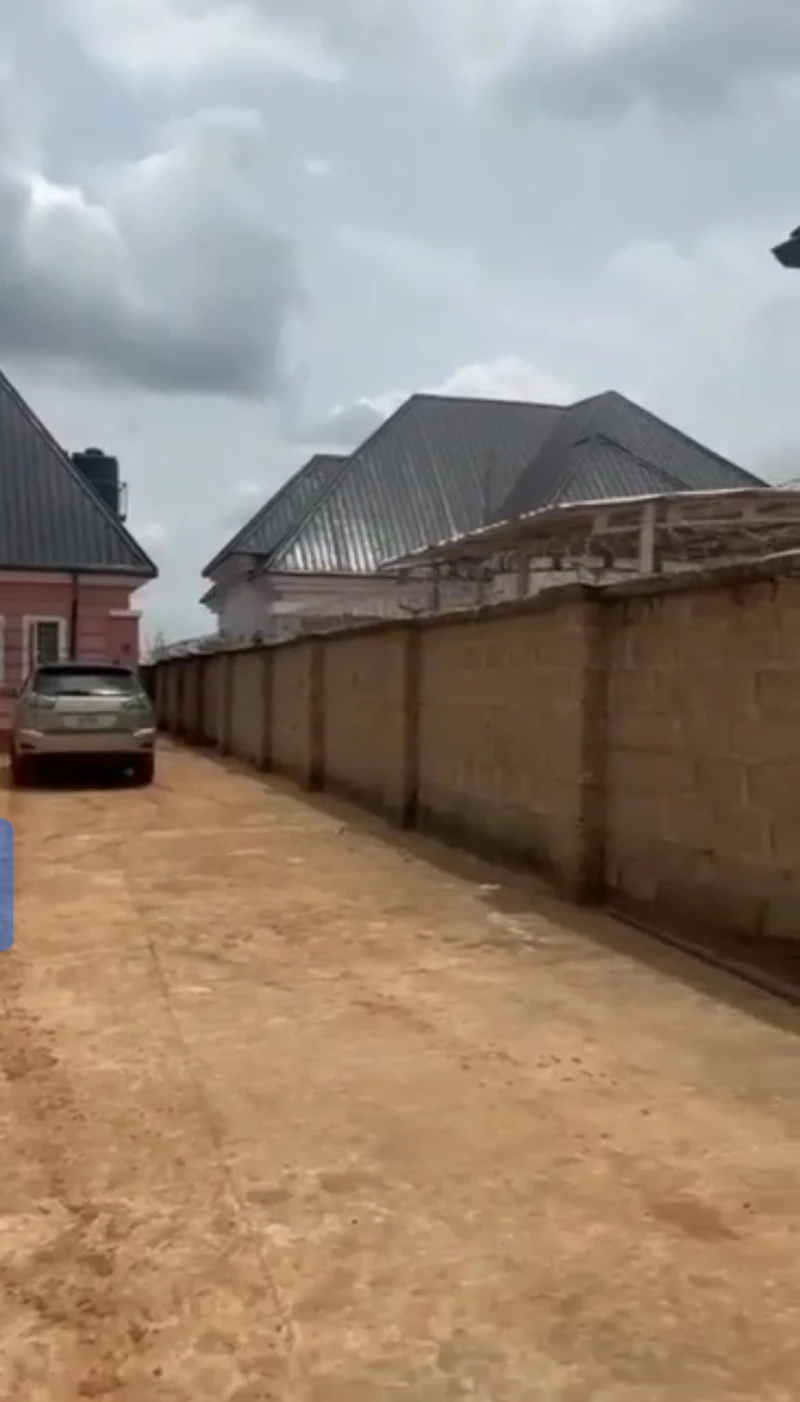 4 Bedroom Flat for Sale in IBUSA, Delta - Image 2