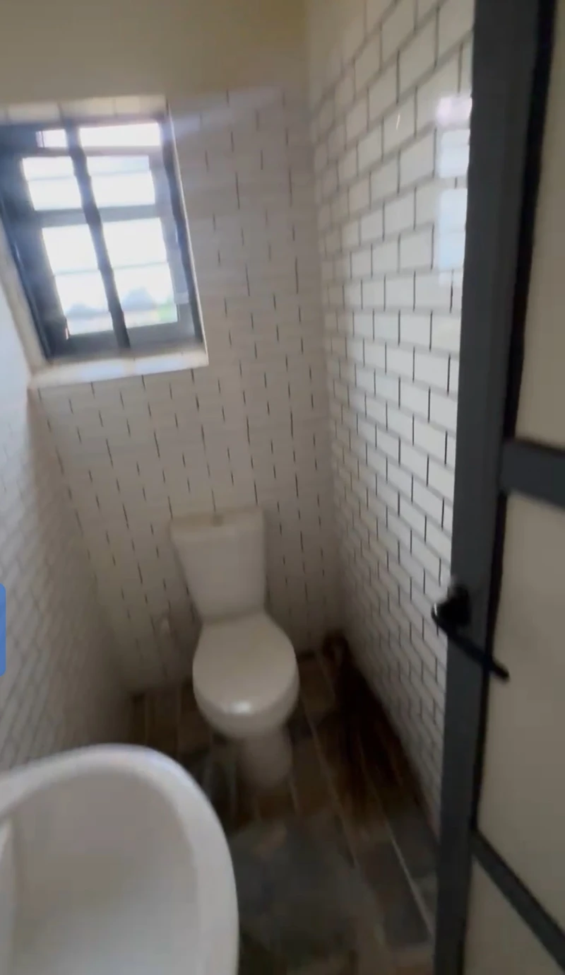 2 Bedroom Flat for Rent in Across city gate, Delta - Image 2