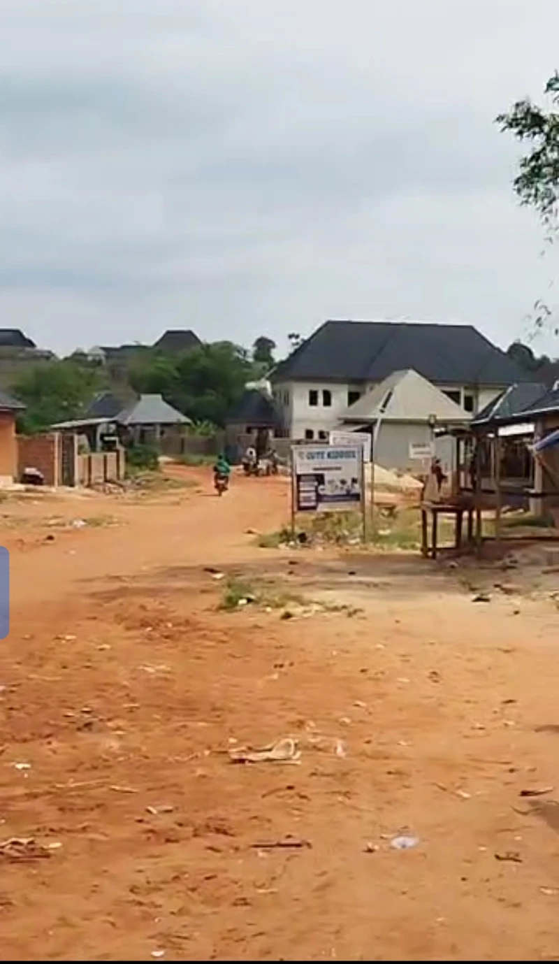 Land for Sale in Okpanam, Delta - Image 1