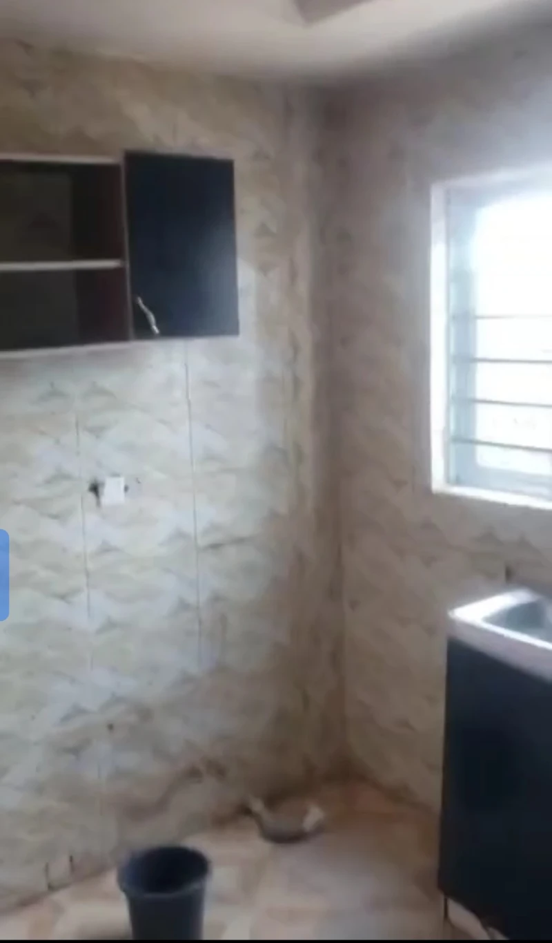 3 Bedroom Flat for Sale in BONSAAC, Delta - Image 4