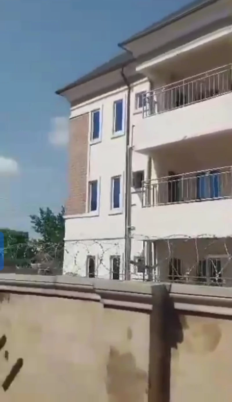 Duplex for Sale in BONSAAC, Delta - Image 1