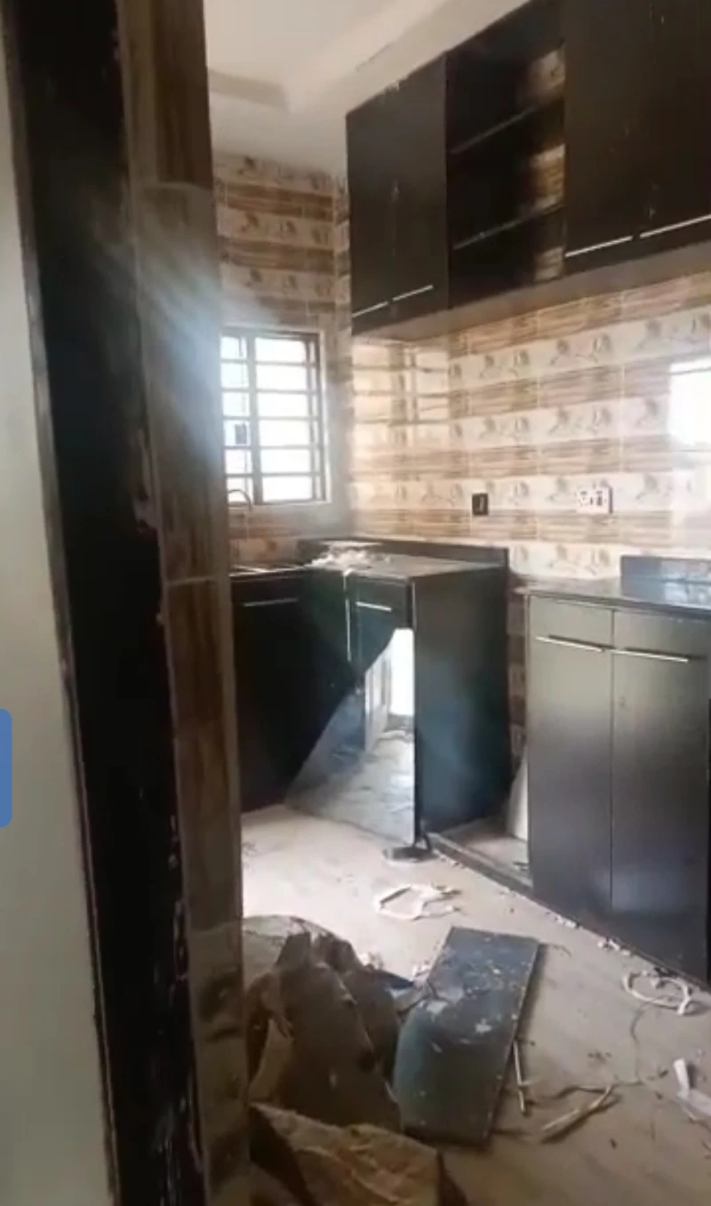 2 Bedroom Flat for Rent in Before cele junction, city gate, Delta - Image 3