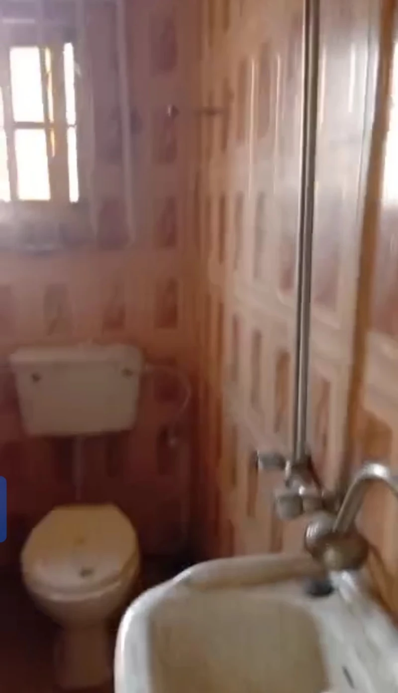 1 Bedroom Flat for Rent in Behind first bank, Delta - Image 3