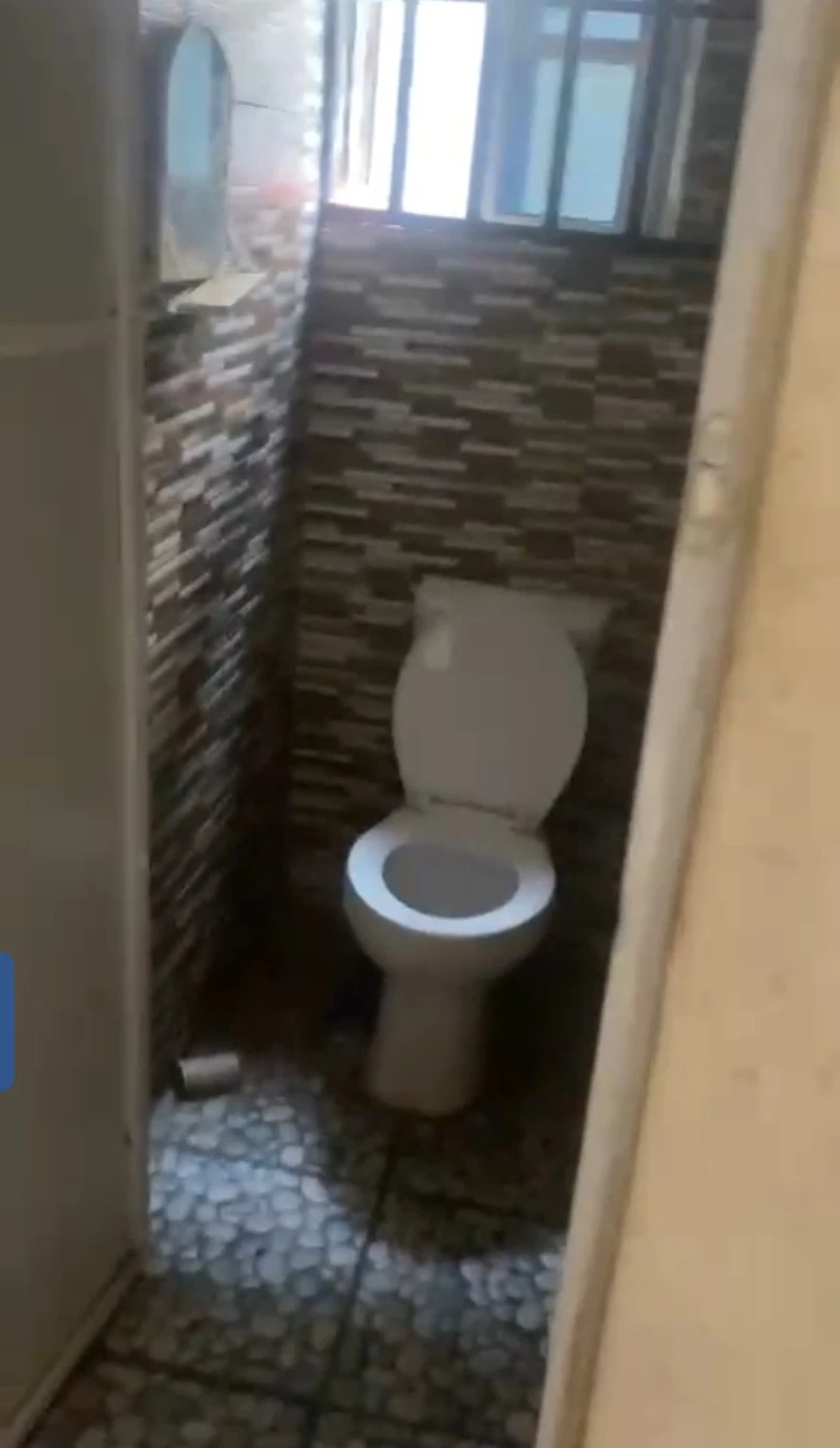 3 Bedroom Flat for Sale in By coca-cola, Delta - Image 1