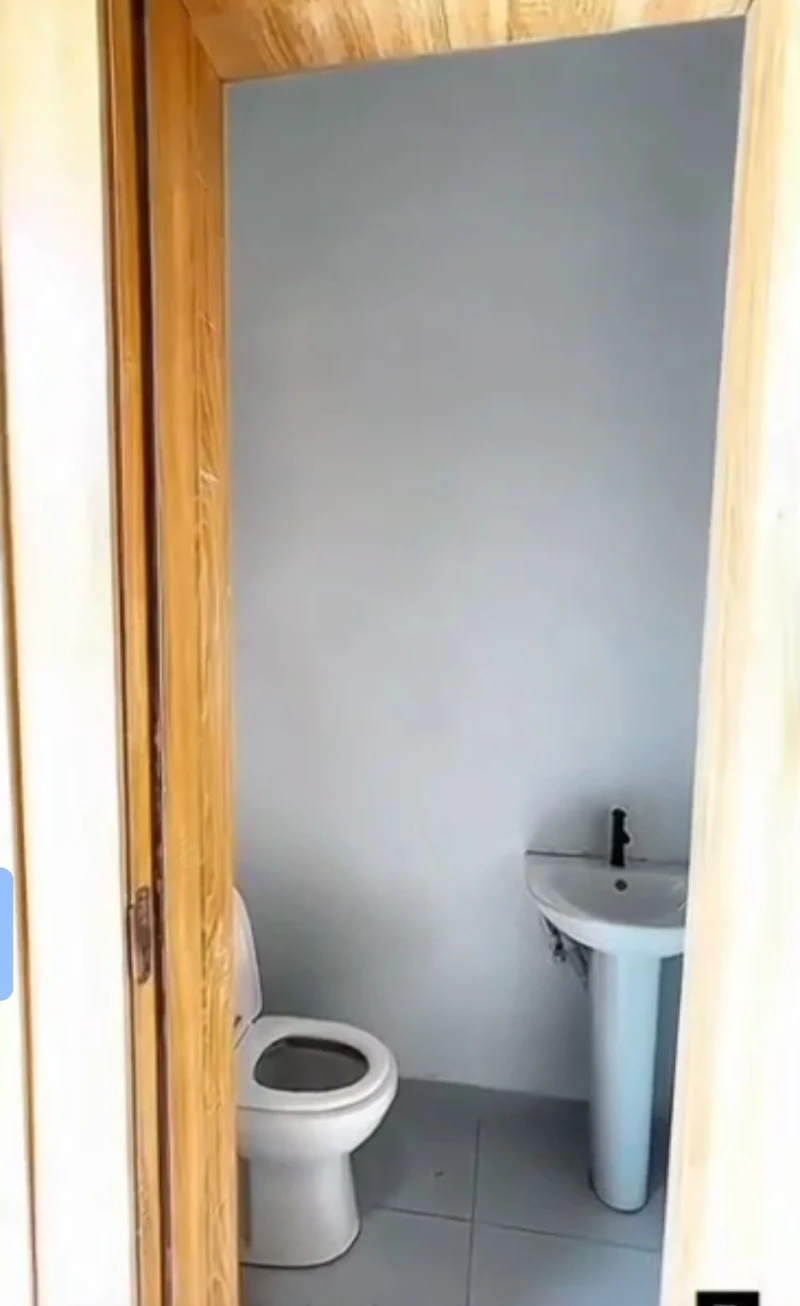 3 Bedroom Flat for Sale in GRA NTA, Delta - Image 3