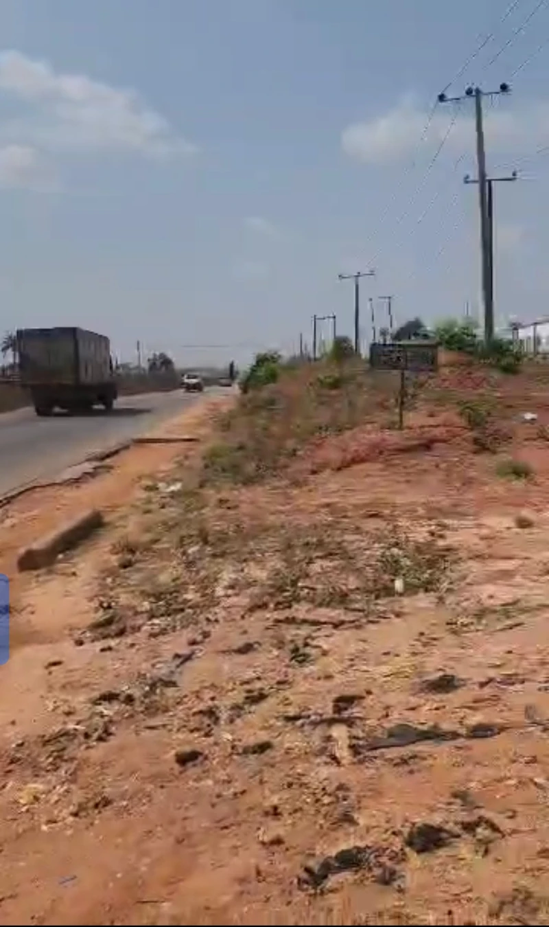 Land for Sale in Lagos Benin express way, Delta - Image 2