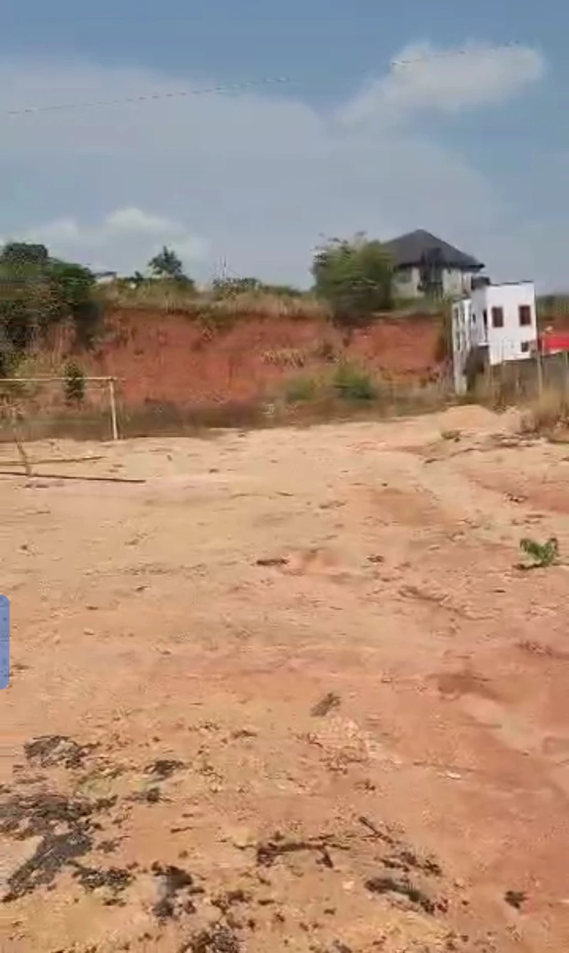 Land for Sale in Lagos Benin express way, Delta - Image 3