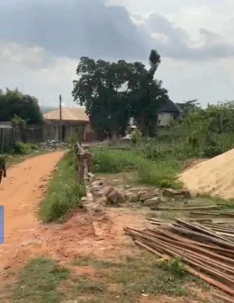 Land for Sale in across Okpanam city gate, Delta - Image 1
