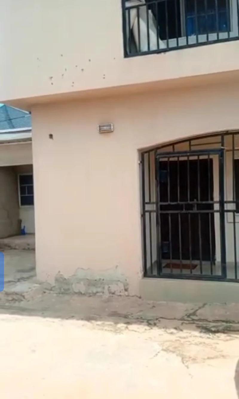 Duplex for Sale in Okpanam road, Delta - Image 3