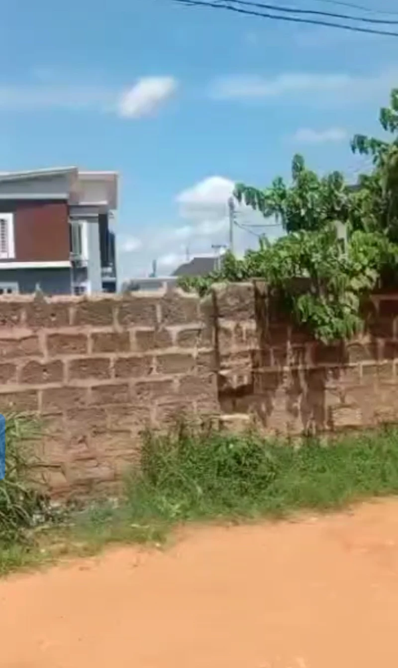 Duplex for Sale in Okpanam road, Delta - Image 2