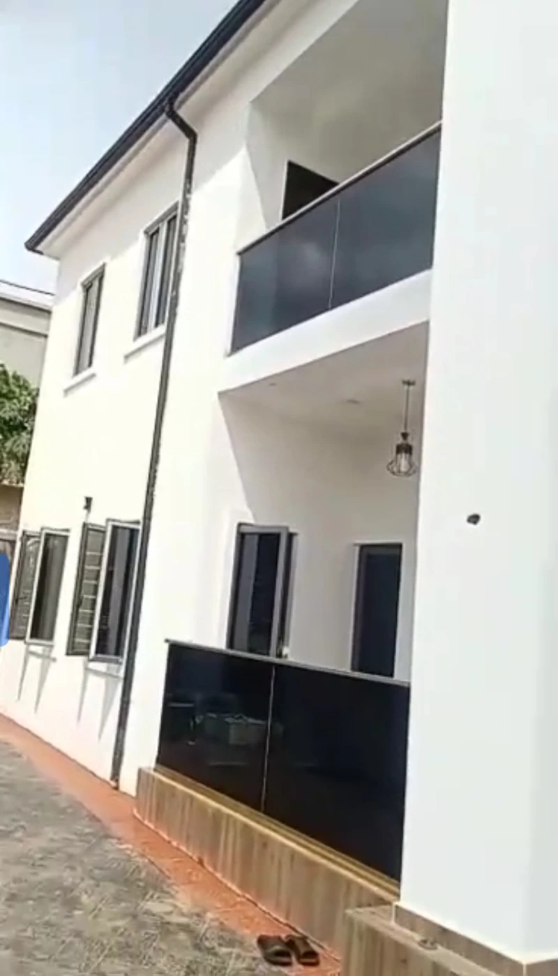 4 Bedroom Flat for Rent in Corner stone, Delta - Image 2