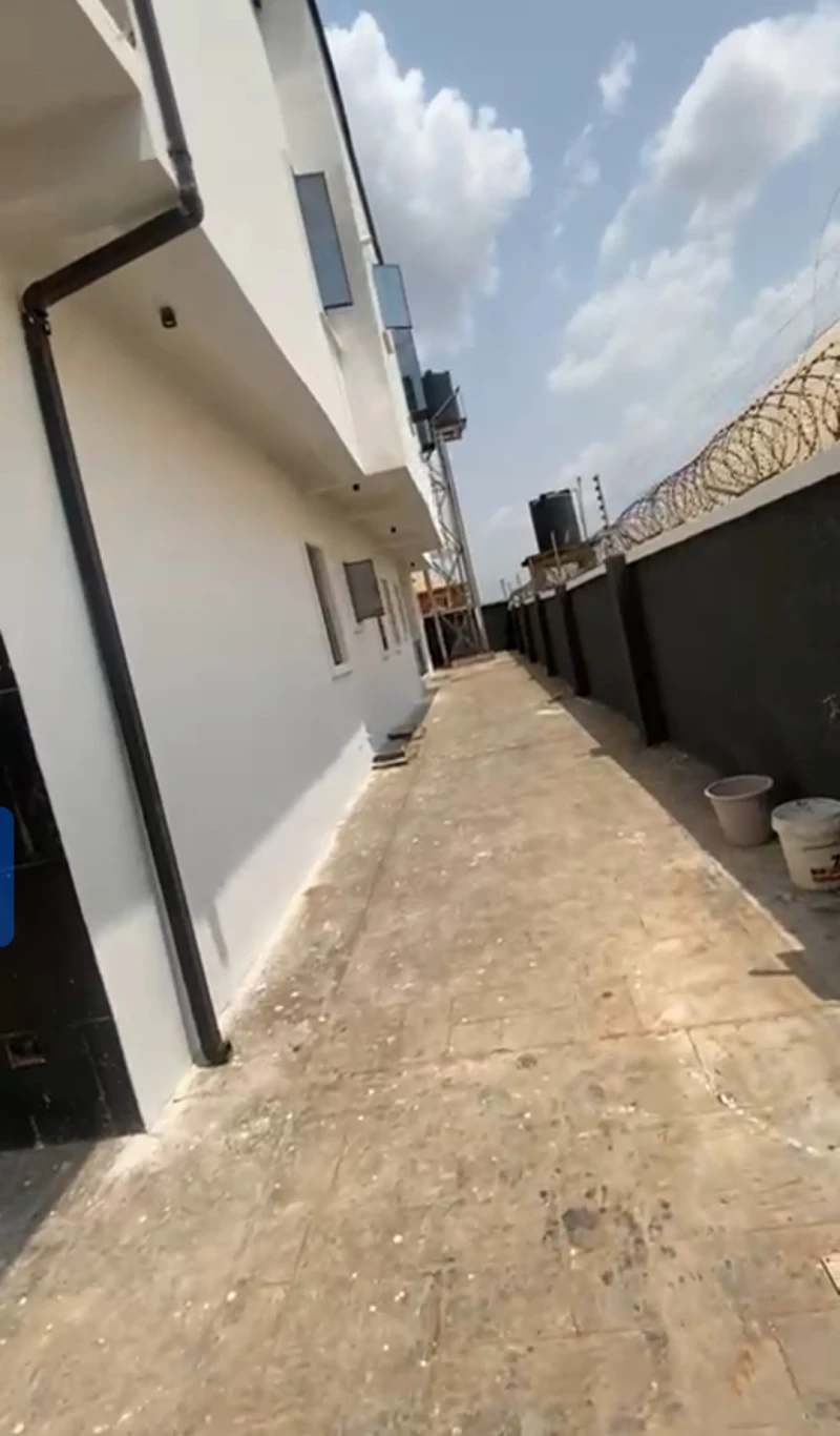 Duplex for Sale in Nwawolor, Delta - Image 4