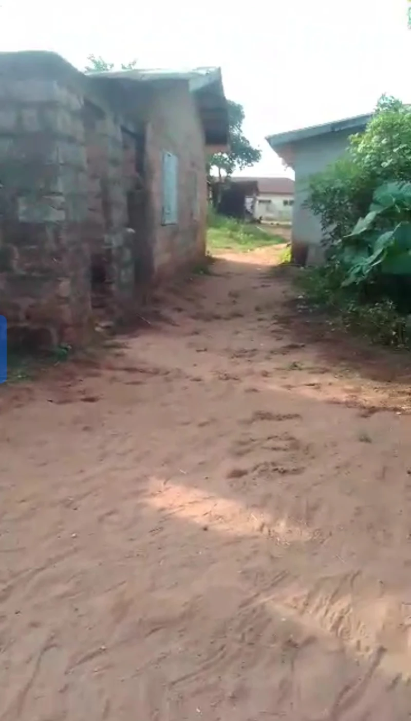 3 Bedroom Flat for Sale in Opposite general Hospital, ibusa, Delta - Image 2