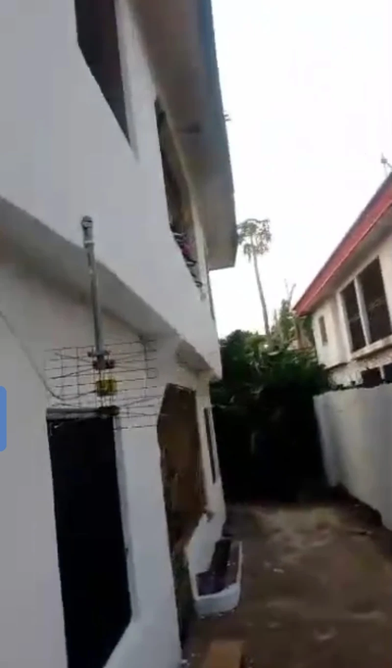 Duplex for Sale in Jesus saves, Delta - Image 1