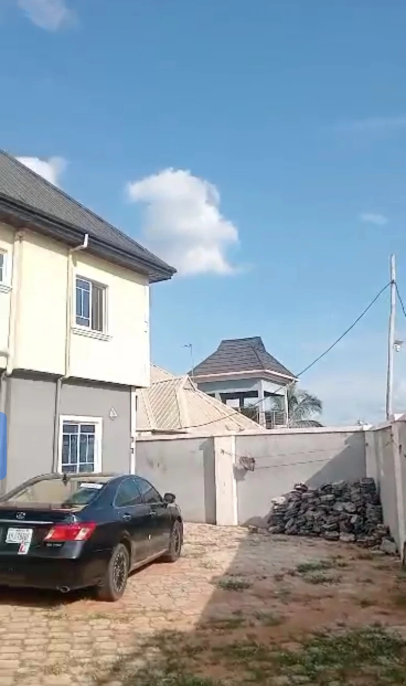 2 Bedroom Flat for Sale in Okpanam road, Delta - Image 2