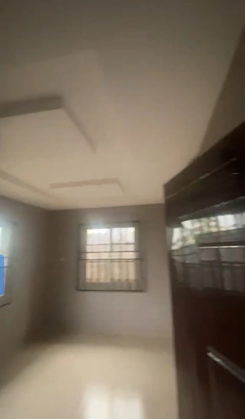 2 Bedroom Flat for Sale in vanguard, Delta - Image 3