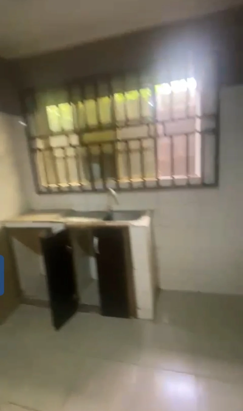 2 Bedroom Flat for Sale in vanguard, Delta - Image 4