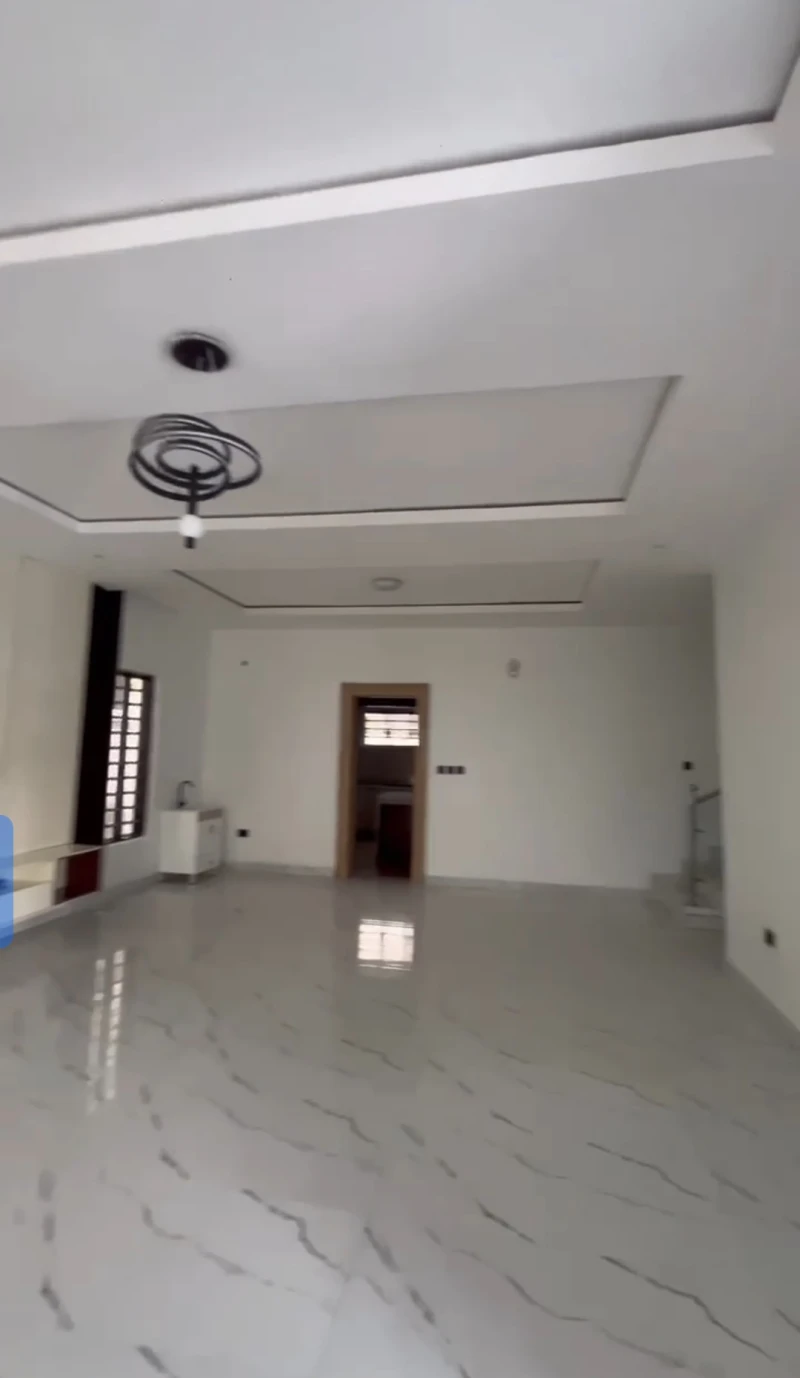 Duplex for Sale in Federal housing estate, Delta - Image 2