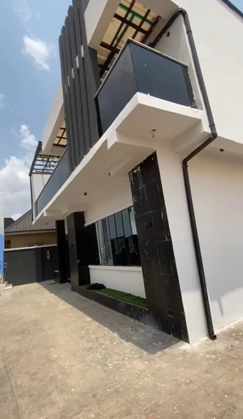 Duplex for Sale in Nwawolor, Delta cover picture