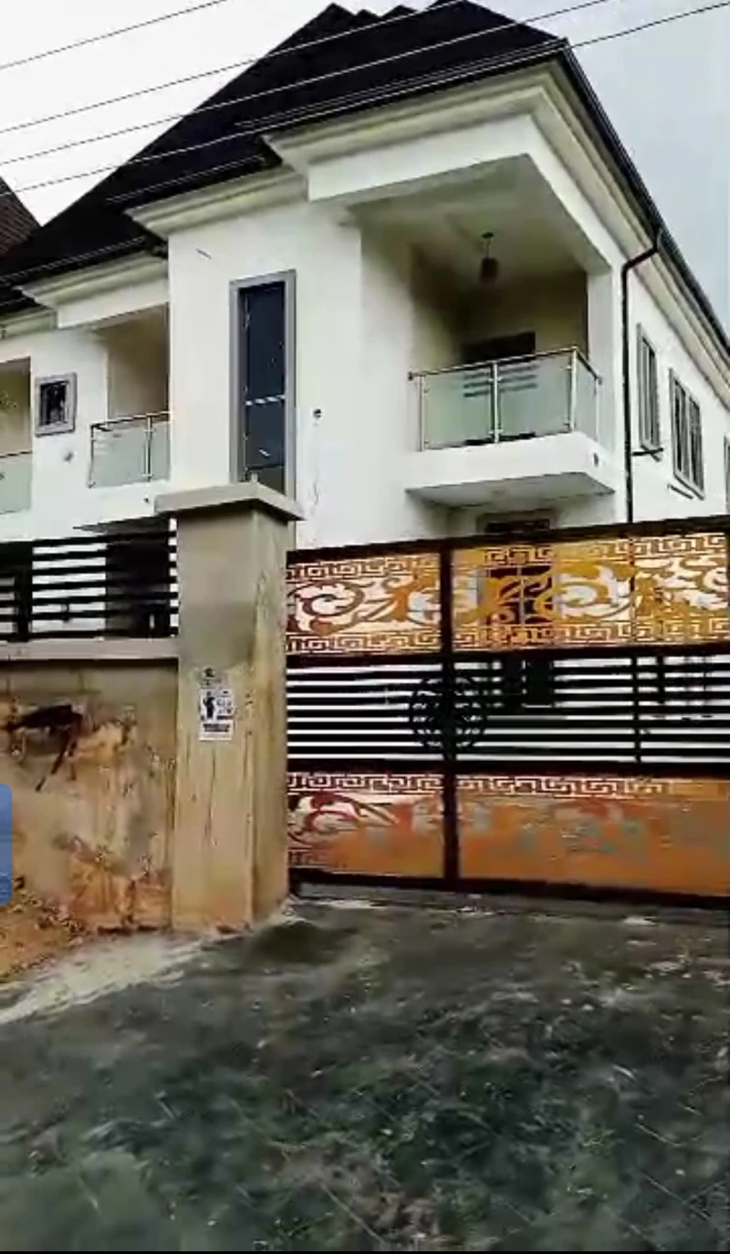 Duplex for Sale in GRA, OFF High Court road, Delta cover picture