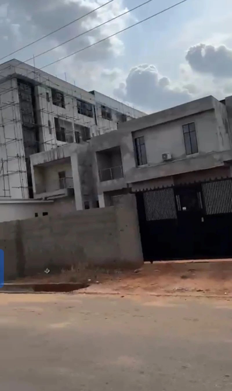 Duplex for Sale in Okpanam road, Delta cover picture