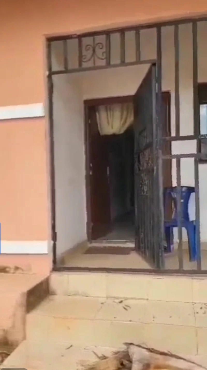 3 Bedroom Flat for Sale in Behind specialist Hospital. Shadrach Estate, Delta