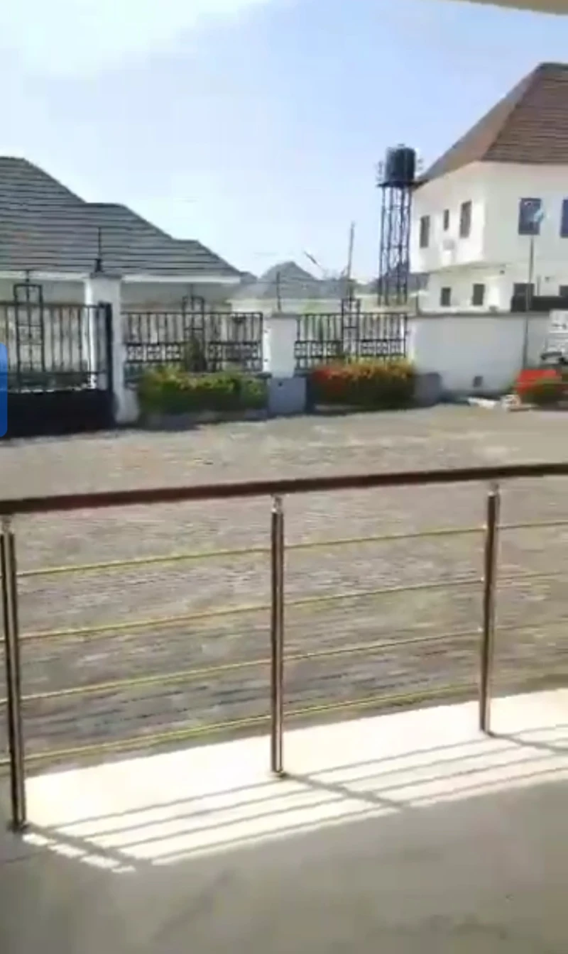 3 Bedroom Flat for Rent in Between surmit and DBS ROAD, Delta
