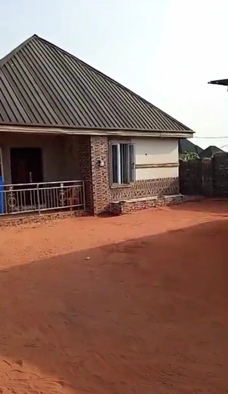 3 Bedroom Flat for Sale in Achala ibusa, Delta cover picture