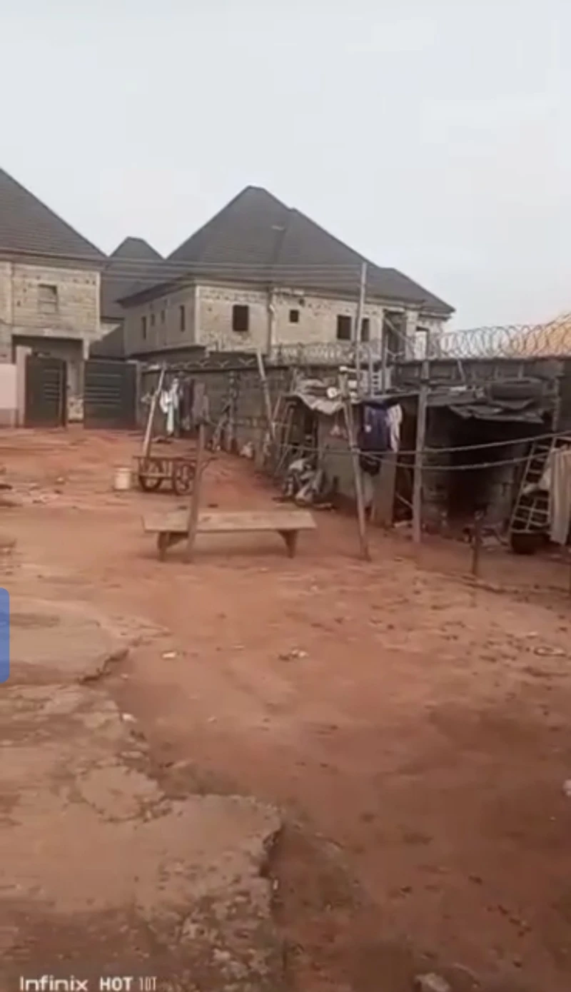 4 Bedroom Flat for Sale in Nwawolor road, Delta cover picture